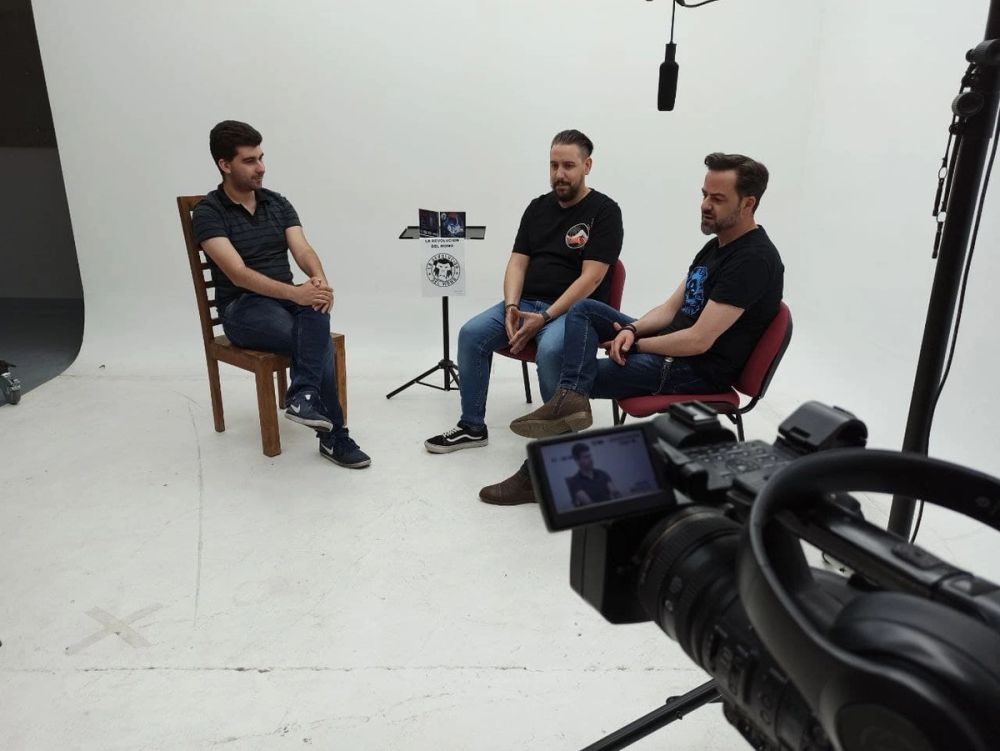 Grabando programa "Las entrevistas de Leganes" en el plato TVL 2021