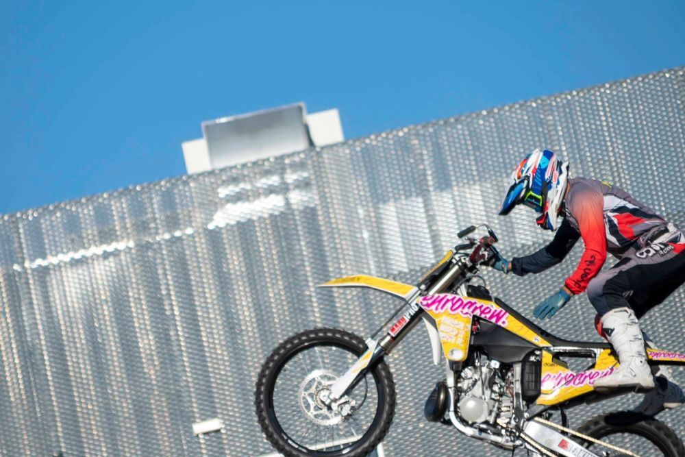 exhibición de salto con moto en el circuito del jarama 19-09-2026