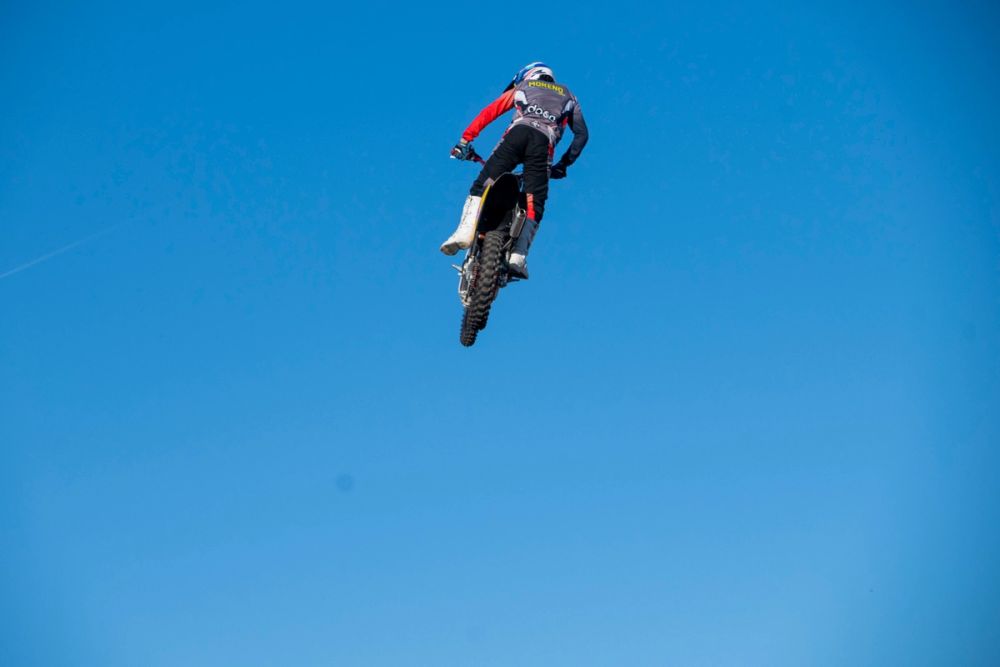exhibición de salto con moto en el circuito del jarama 19-09-2026