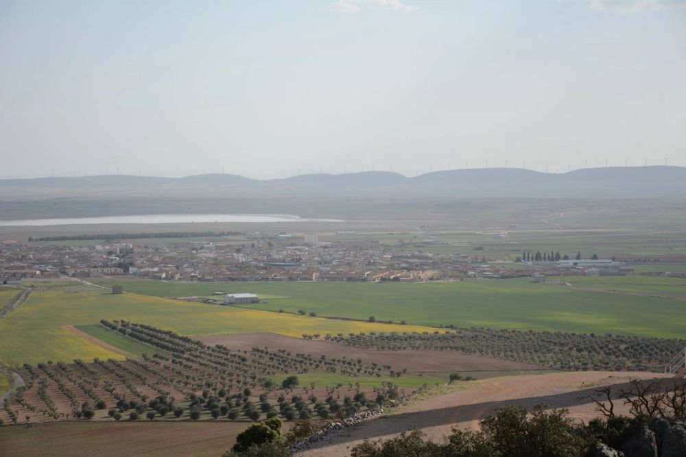 Cerro de San Anton, parque eolico y Ermita de San Anton (Lillo) 2017