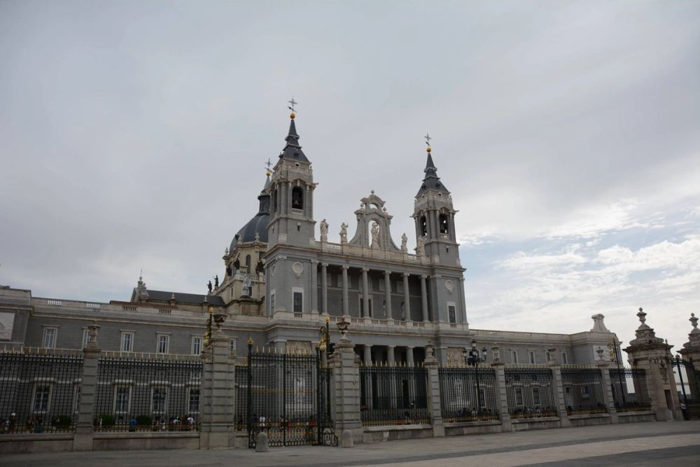 Palacio Real y catedral de la Almudena (Madrid) 15-08-2017