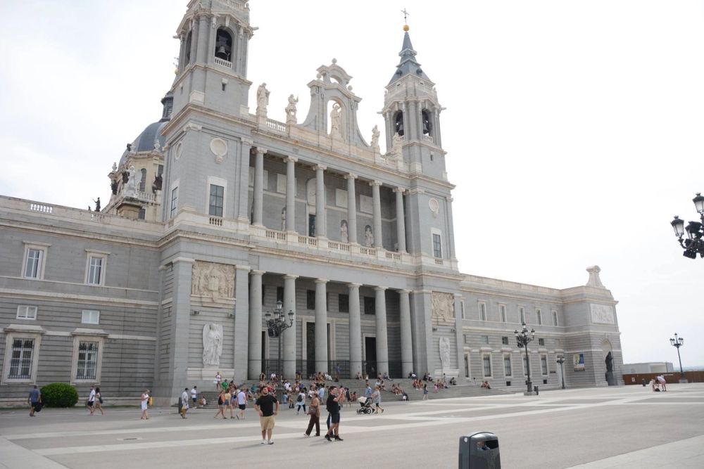 Palacio Real y catedral de la Almudena (Madrid) 15-08-2017