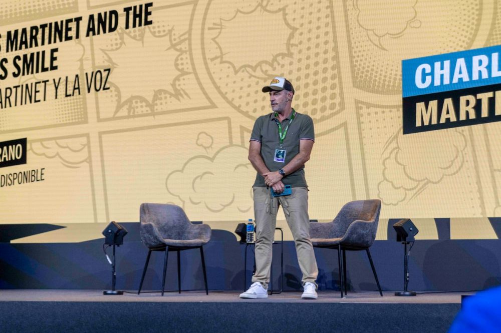 Panel de Charles Martinet (Voz mario bros)