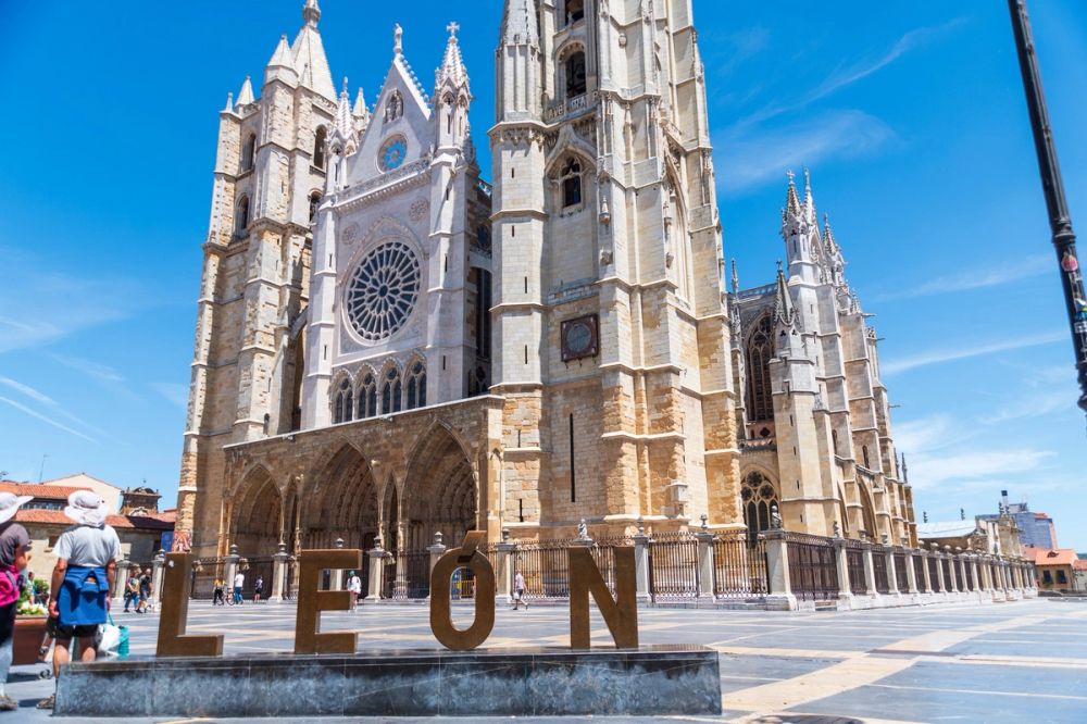 Leon 2024