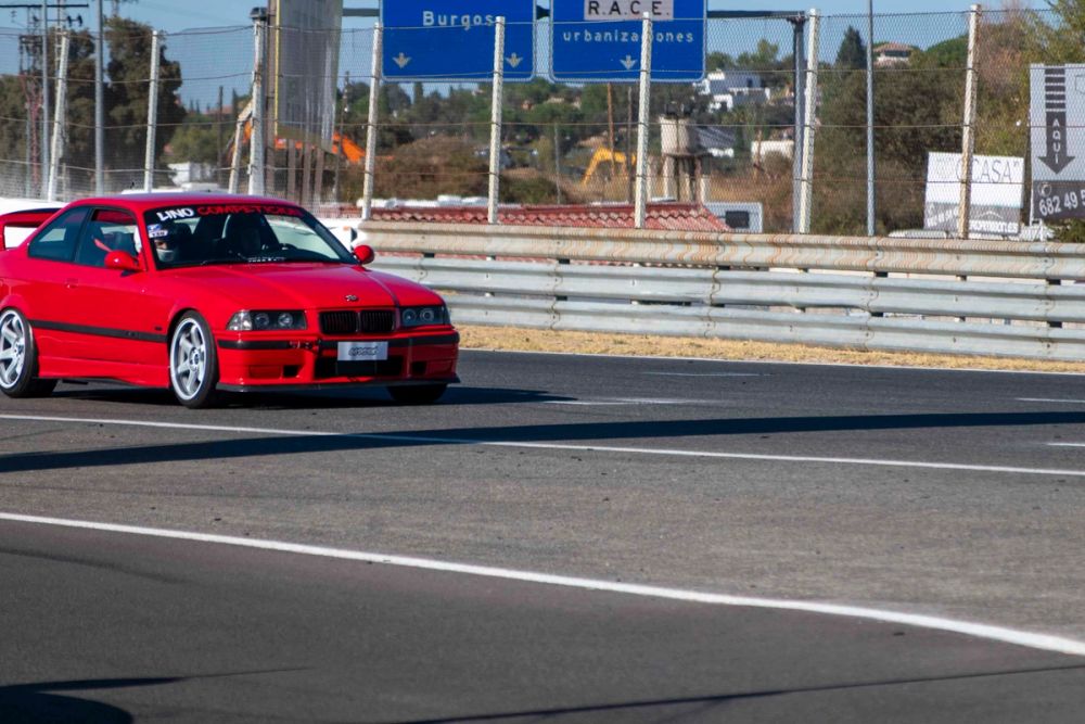 exhibición de coches en el circuito del jarama 19-09-2026