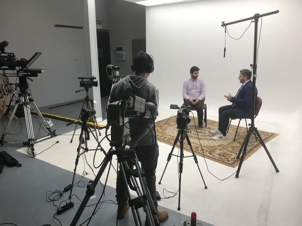 Grabando programa "Las entrevistas de Leganes" en el plato TVL 2021