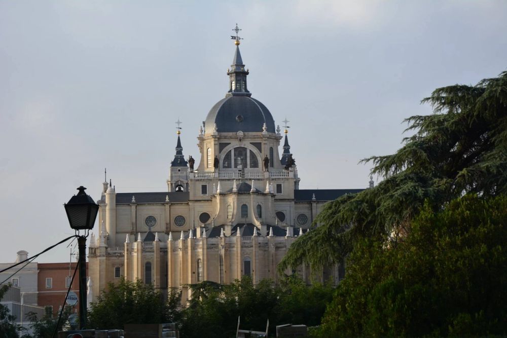 Palacio Real y catedral de la Almudena (Madrid) 15-08-2017