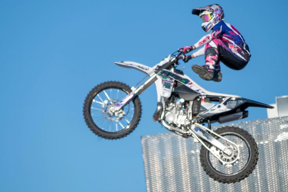 exhibición de salto con moto en el circuito del jarama 19-09-2026