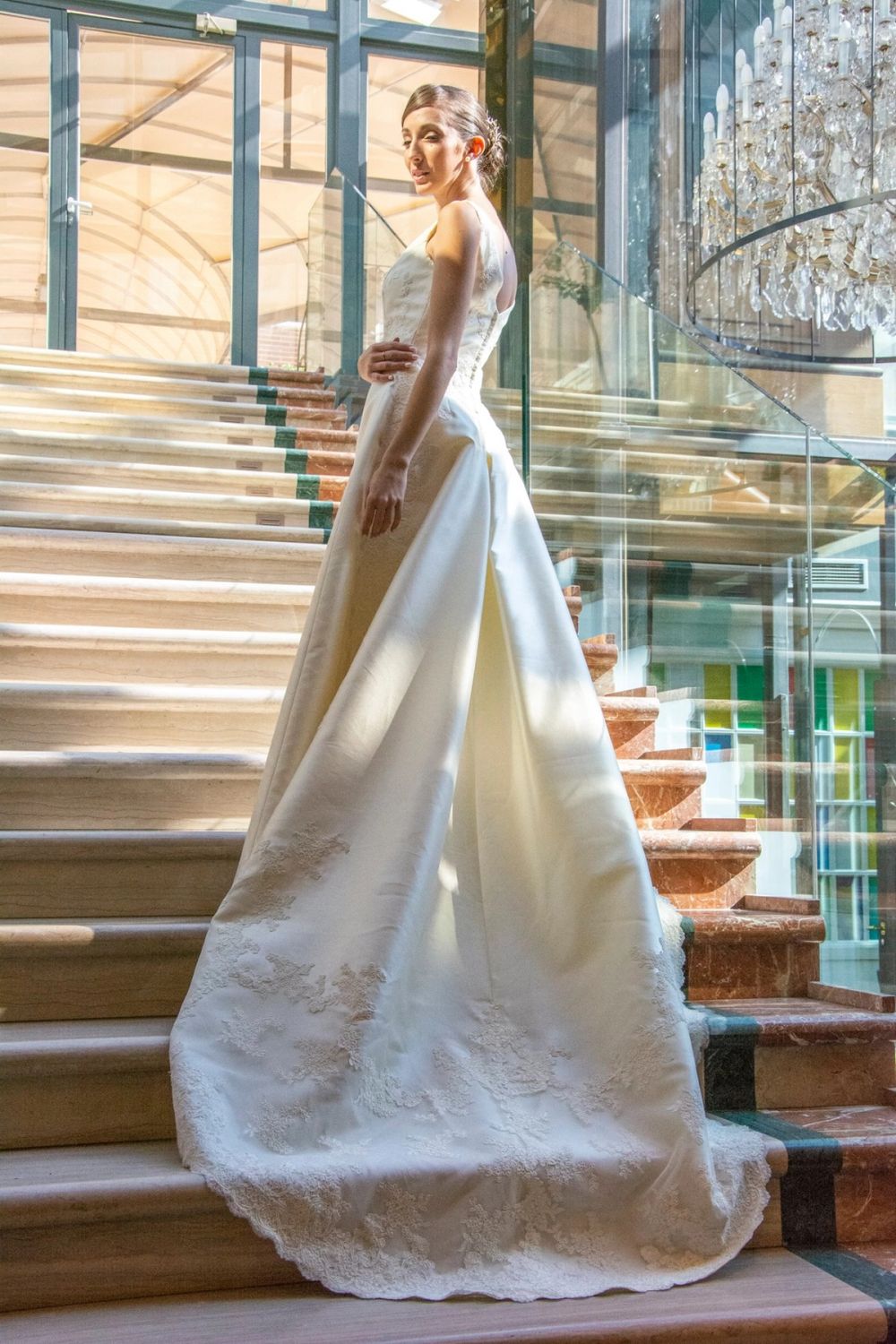 Vestidos de novia y novio 27-09-2019