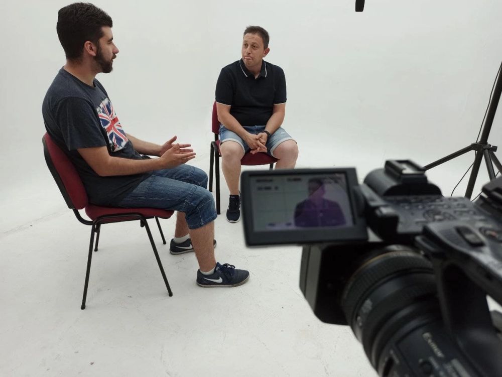 Grabando programa "Las entrevistas de Leganes" en el plato TVL 2021