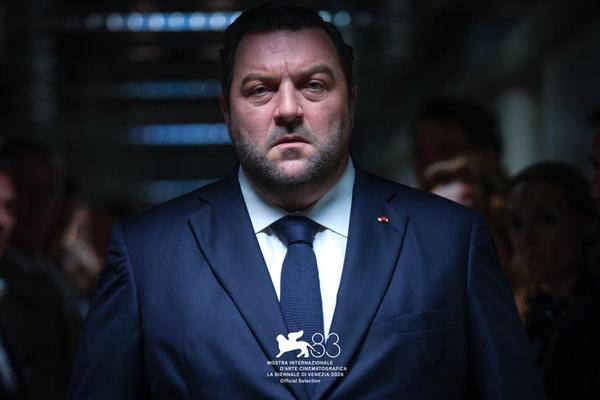 JUPITER: el thriller político protagonizado por Denis Ménochet, se presenta en el Festival de Venecia 