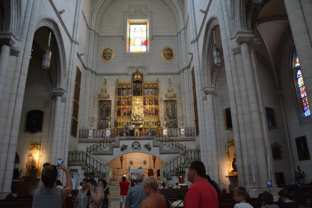 Palacio Real y catedral de la Almudena (Madrid) 15-08-2017