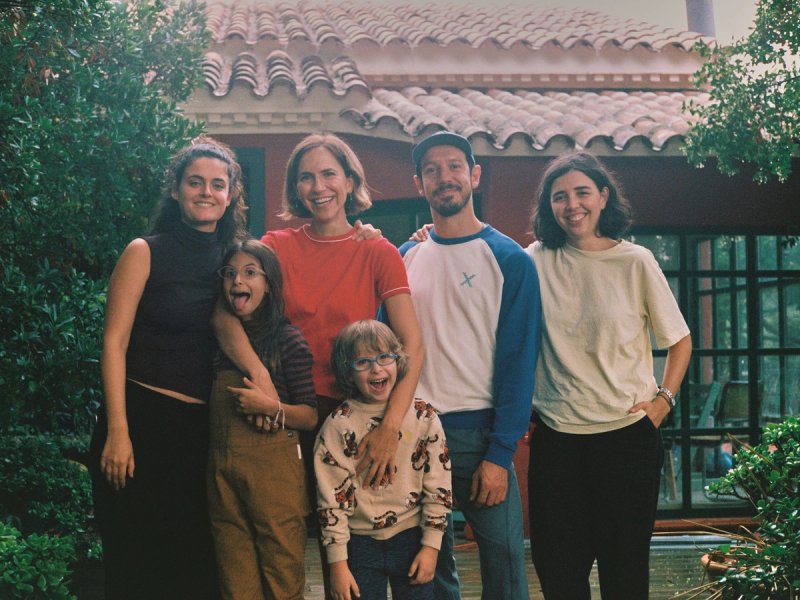 Se rueda AIXÒ NO ÉS FINLÀNDIA / ESTO NO ES FINLANDIA, la segunda temporada de la serie creada por AINA CLOTET, VALENTINA VISO y DANIEL GONZÁLEZ