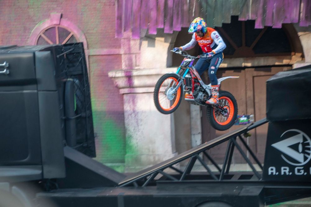 Espectaculo DC Super- Villains Stunt Show en parque warner  29-06-2026