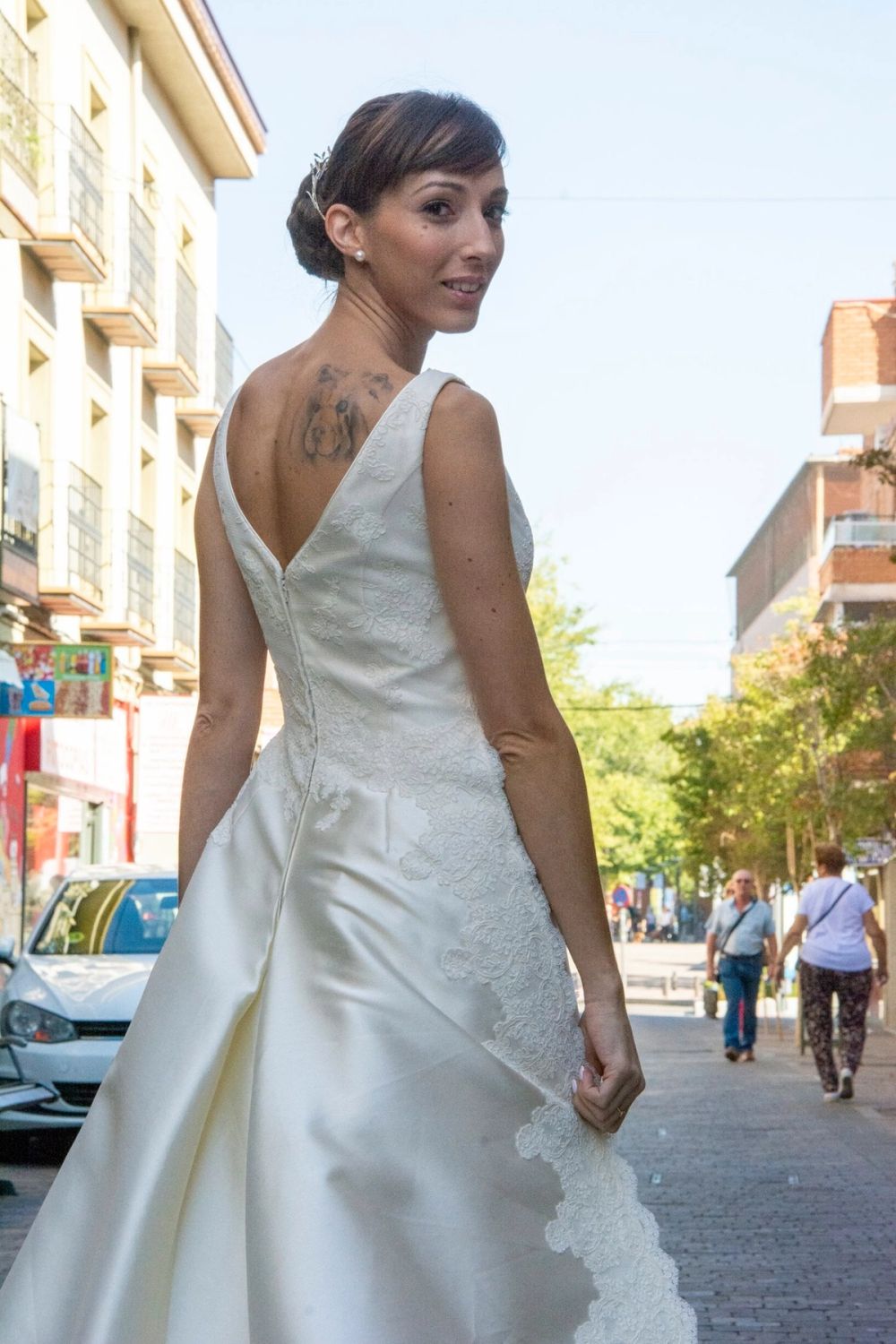 Vestidos de novia y novio 27-09-2019