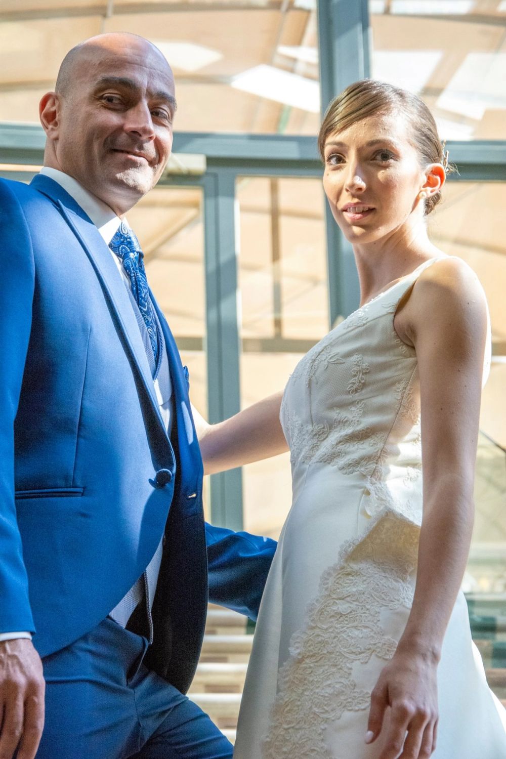 Vestidos de novia y novio 27-09-2019
