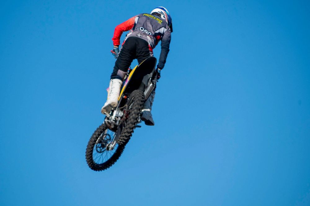 exhibición de salto con moto en el circuito del jarama 19-09-2026