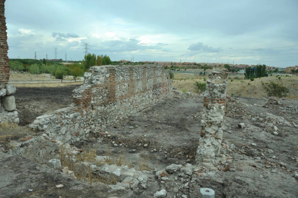 Iglesia de San Pedro Apóstol (parque Polvoranca (Leganes)) 30-08-2014