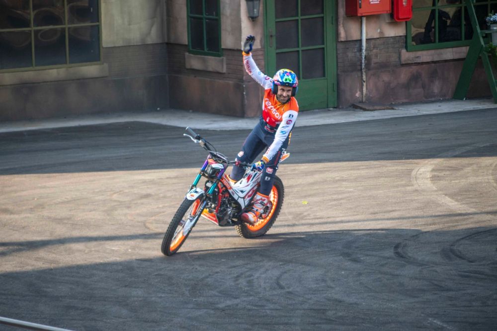 Espectaculo DC Super- Villains Stunt Show en parque warner  29-06-2026