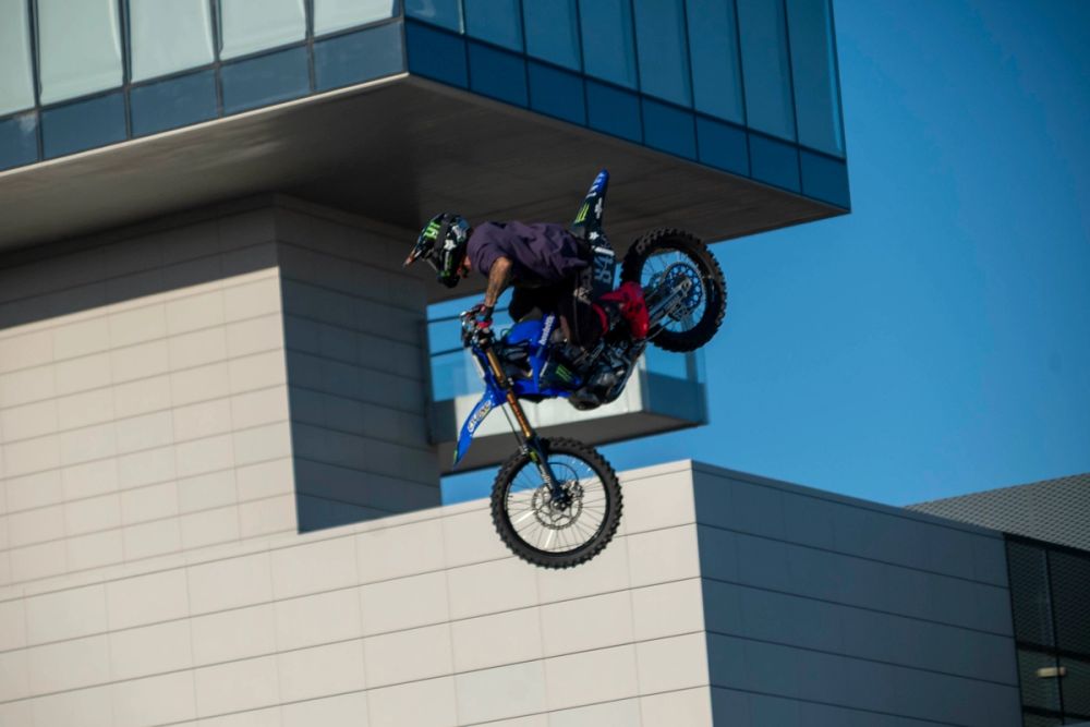 exhibición de salto con moto en el circuito del jarama 19-09-2026