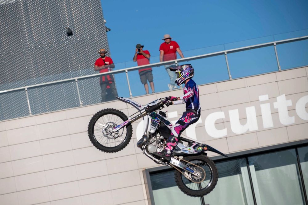 exhibición de salto con moto en el circuito del jarama 19-09-2026