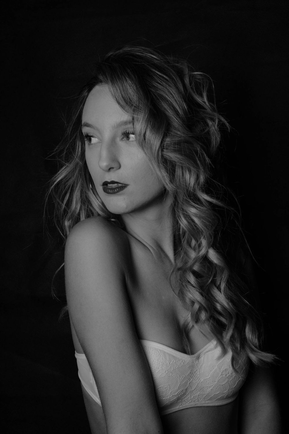 Natalie En Blanco y Negro 26-11-2018