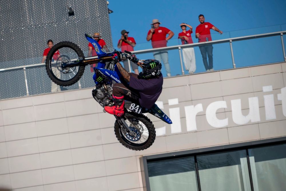 exhibición de salto con moto en el circuito del jarama 19-09-2026
