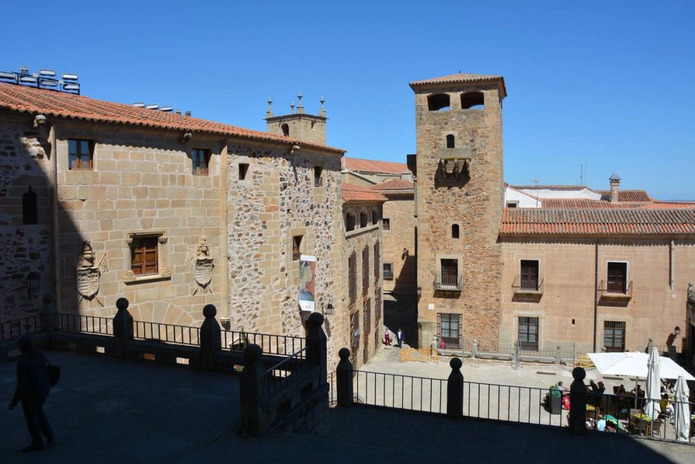 Caceres 2017