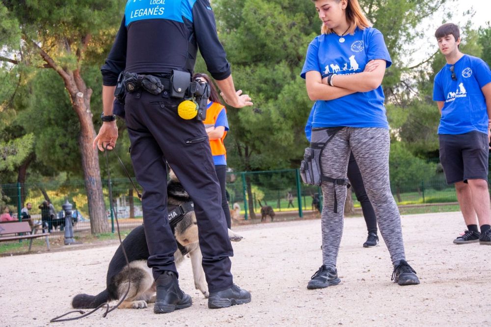 Formacion de perro policia 22-09-2019