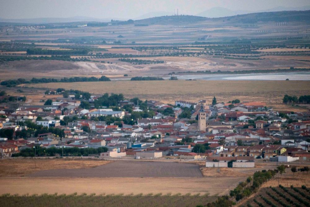 Cerro de San Anton, parque eolico y Ermita de San Anton (Lillo) 19-08-2026