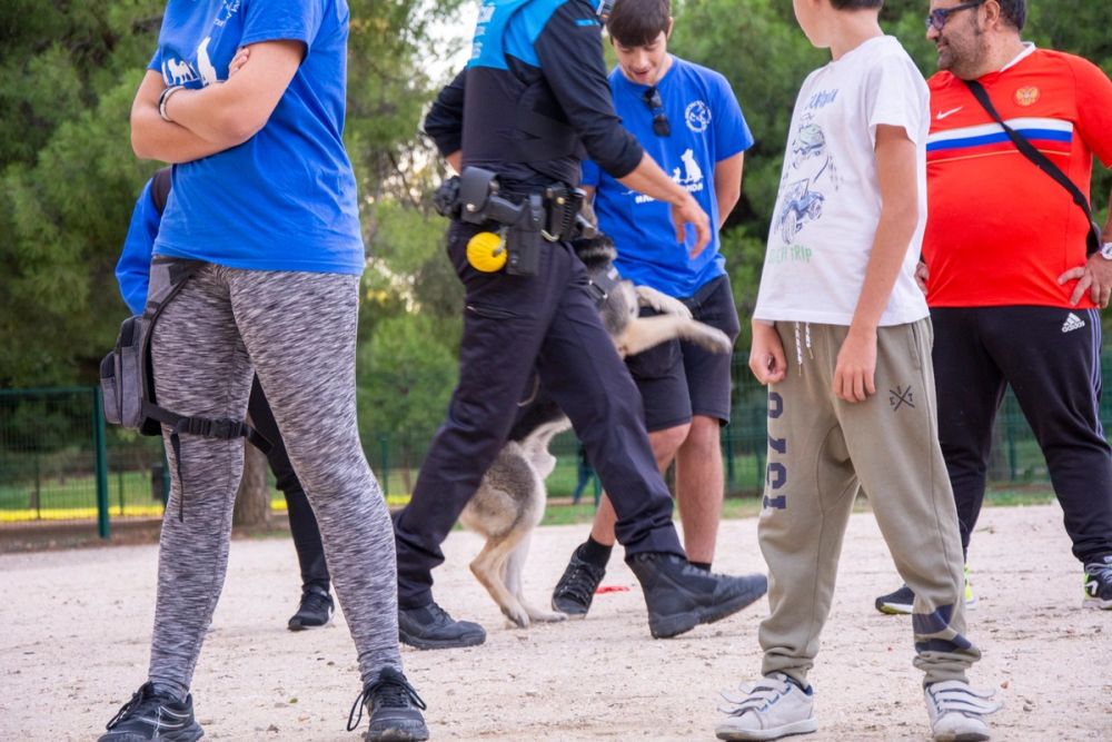 Formacion de perro policia 22-09-2019