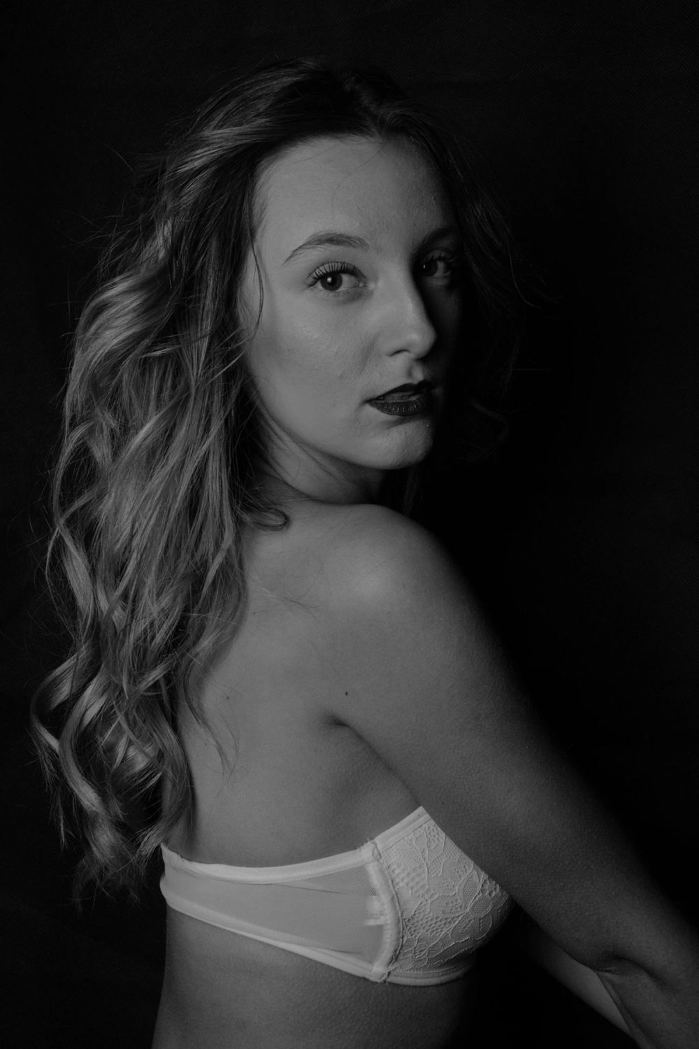 Natalie En Blanco y Negro 26-11-2018