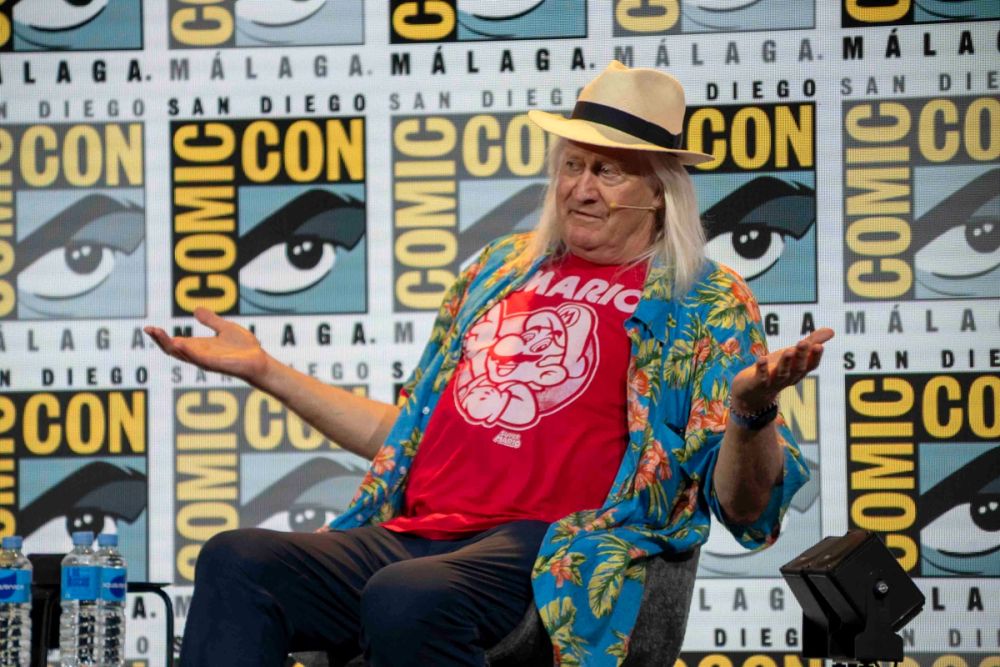 Panel de Charles Martinet (Voz mario bros)