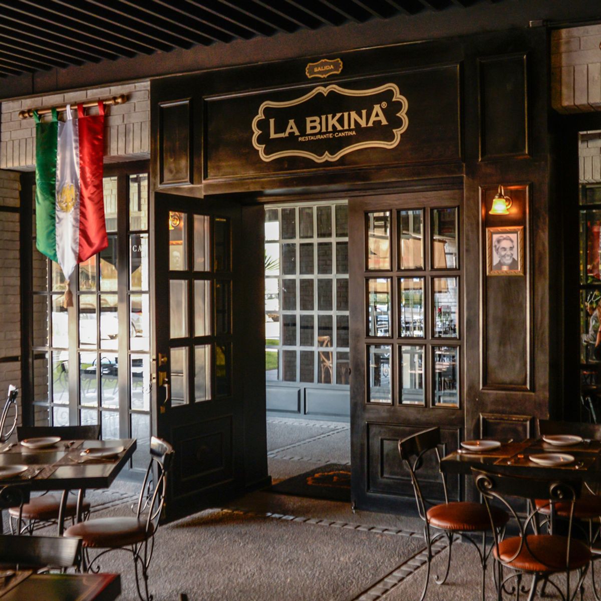 LA BIKINA