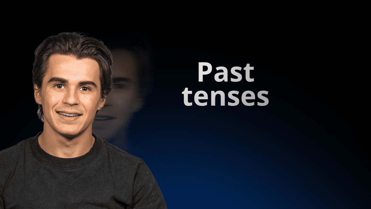 flowexam.com শিক্ষক চকের সাহায্যে ব্ল্যাকবোর্ডে ইংরেজির অতীত কাল ব্যাখ্যা করছেন - পরীক্ষার উৎকর্ষতার জন্য বিশেষায়িত TOEIC® কোর্স