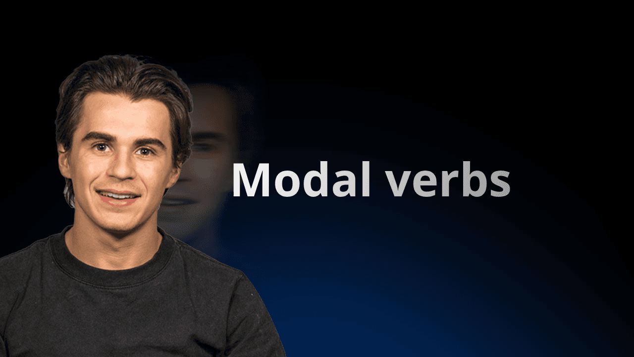 flowexam.com শিক্ষক ব্ল্যাকবোর্ডে TOEIC® প্রস্তুতির জন্য উদাহরণ সহ ইংরেজি মোডাল ভার্বস ব্যাখ্যা করছেন