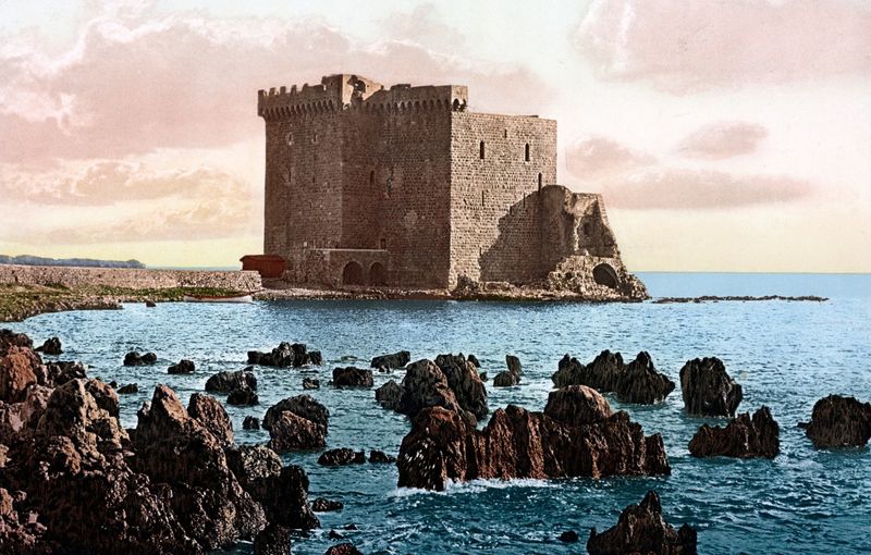 Cannes. Le Monastère de St. Honorat