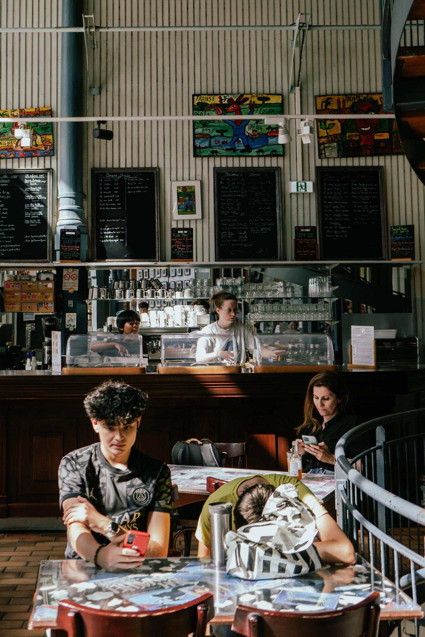 A Parisian café