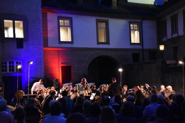 Ein Konzert der besonderen Art im Innenhof des Schlosses