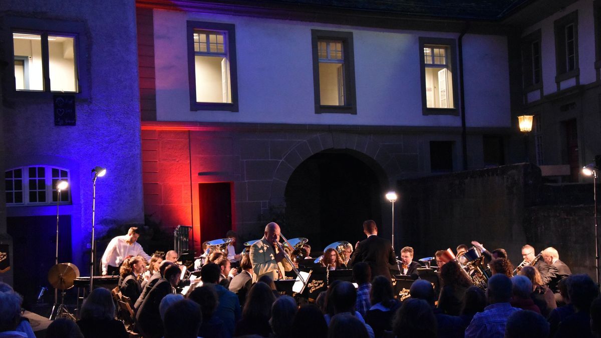 Ein Konzert der besonderen Art im Innenhof des Schlosses