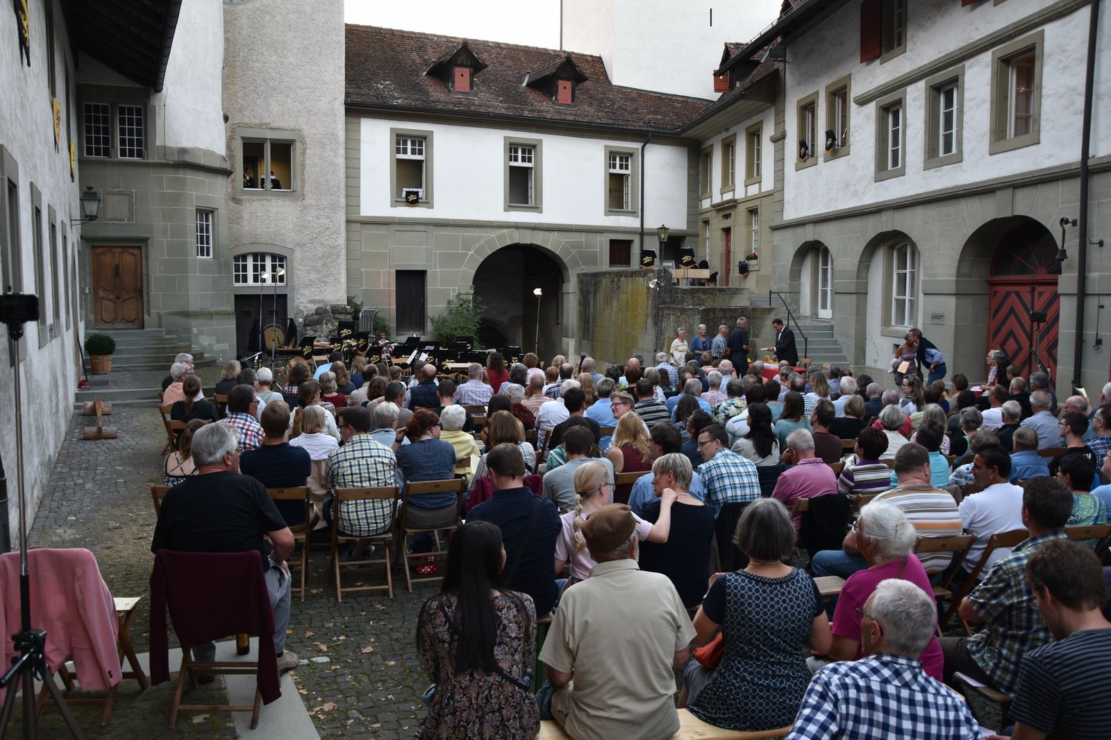 Ein Konzert der besonderen Art im Innenhof des Schlosses