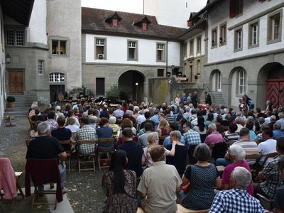 Ein Konzert der besonderen Art im Innenhof des Schlosses
