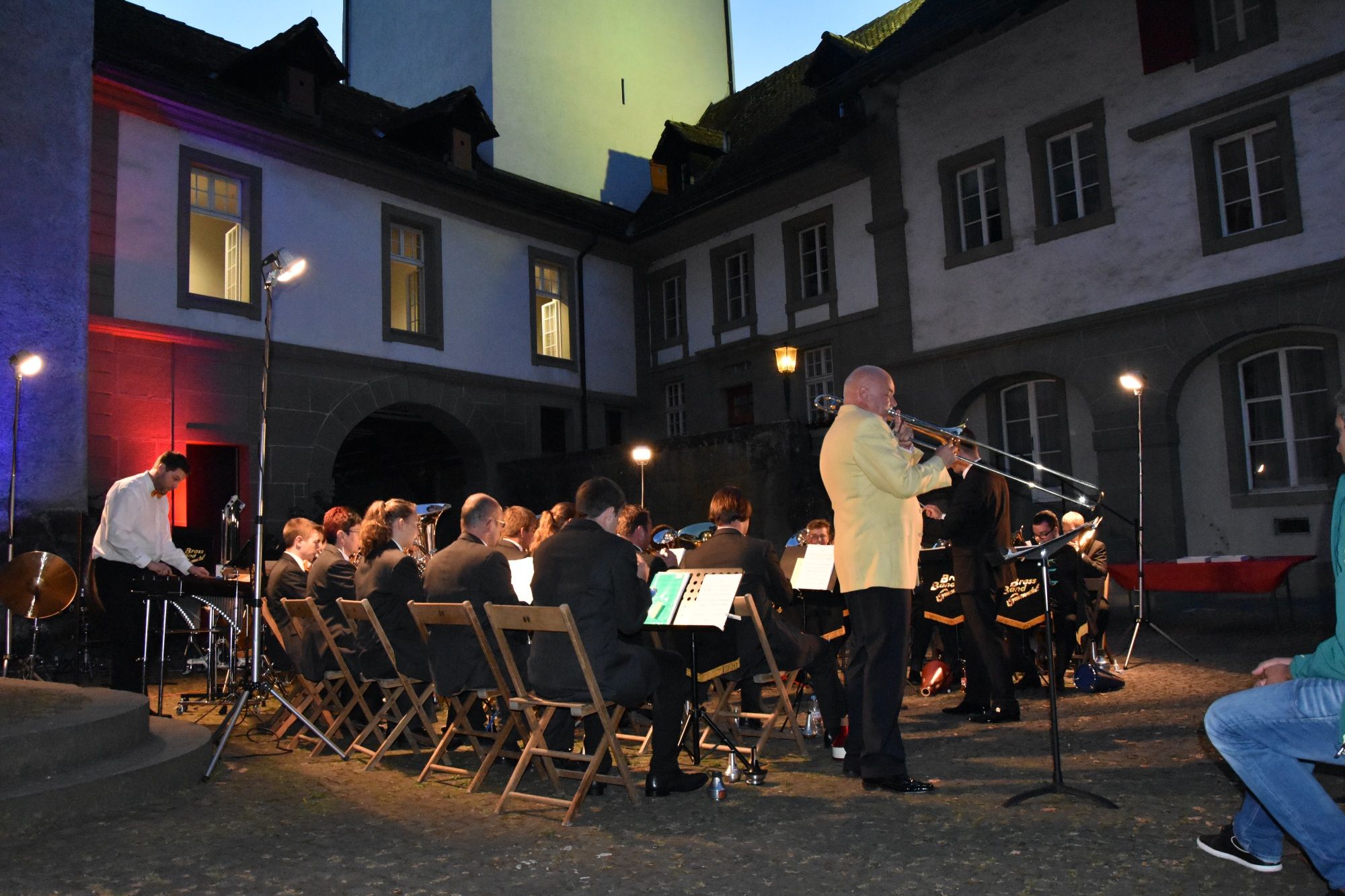 Ein Konzert der besonderen Art im Innenhof des Schlosses