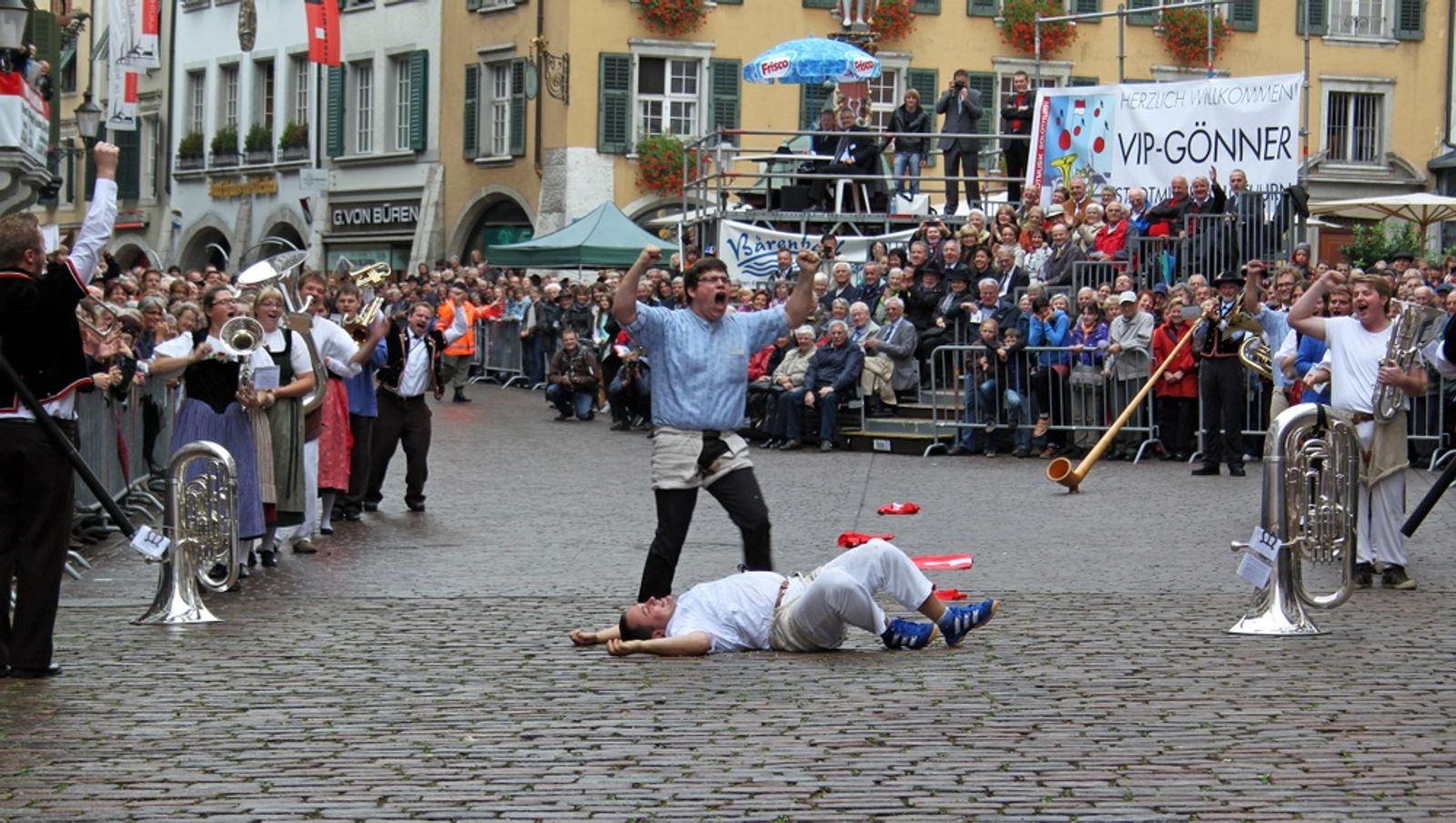Mit Trachten und Schwingern zum Sieg!