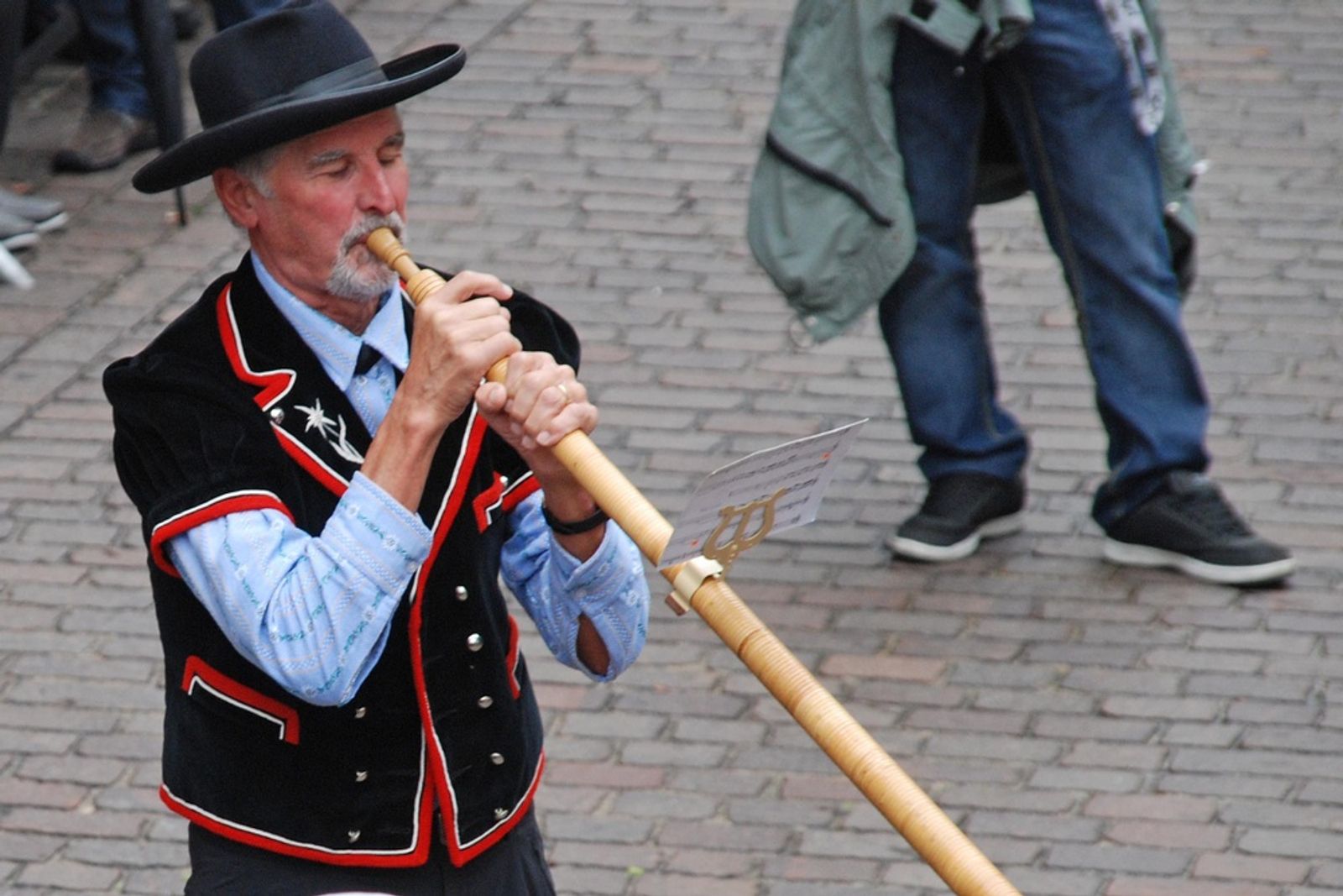 Mit Trachten und Schwingern zum Sieg!