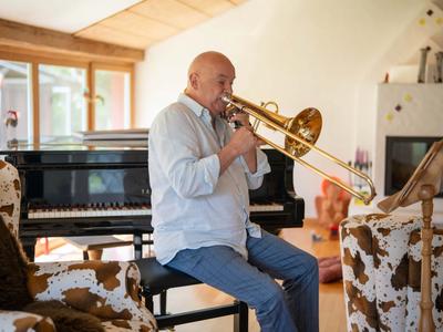 Die Brass Band Emmental greift ein düsteres Thema auf