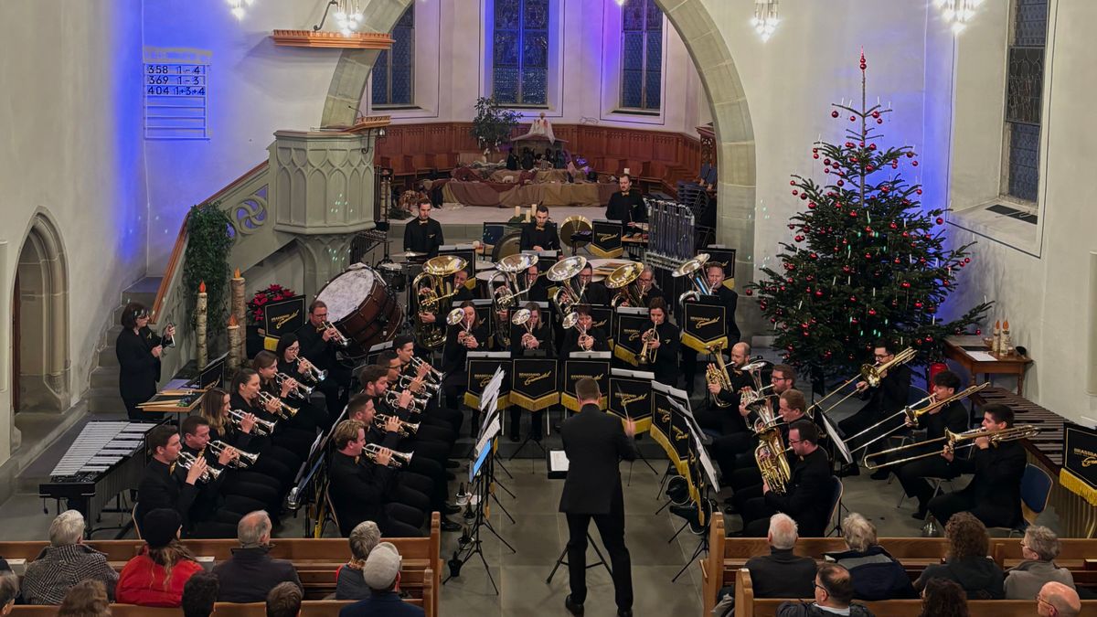 Adventszauber in vollem Klang – Brass Band Emmental verzaubert mit musikalischen Höhepunkten