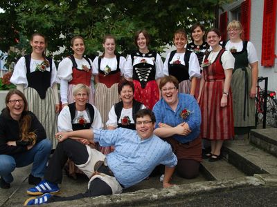 Mit Trachten und Schwingern zum Sieg!