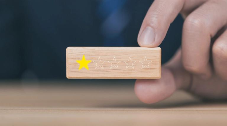 Negative Google-Bewertung erhalten – was Kanzleien jetzt (nicht) tun sollten