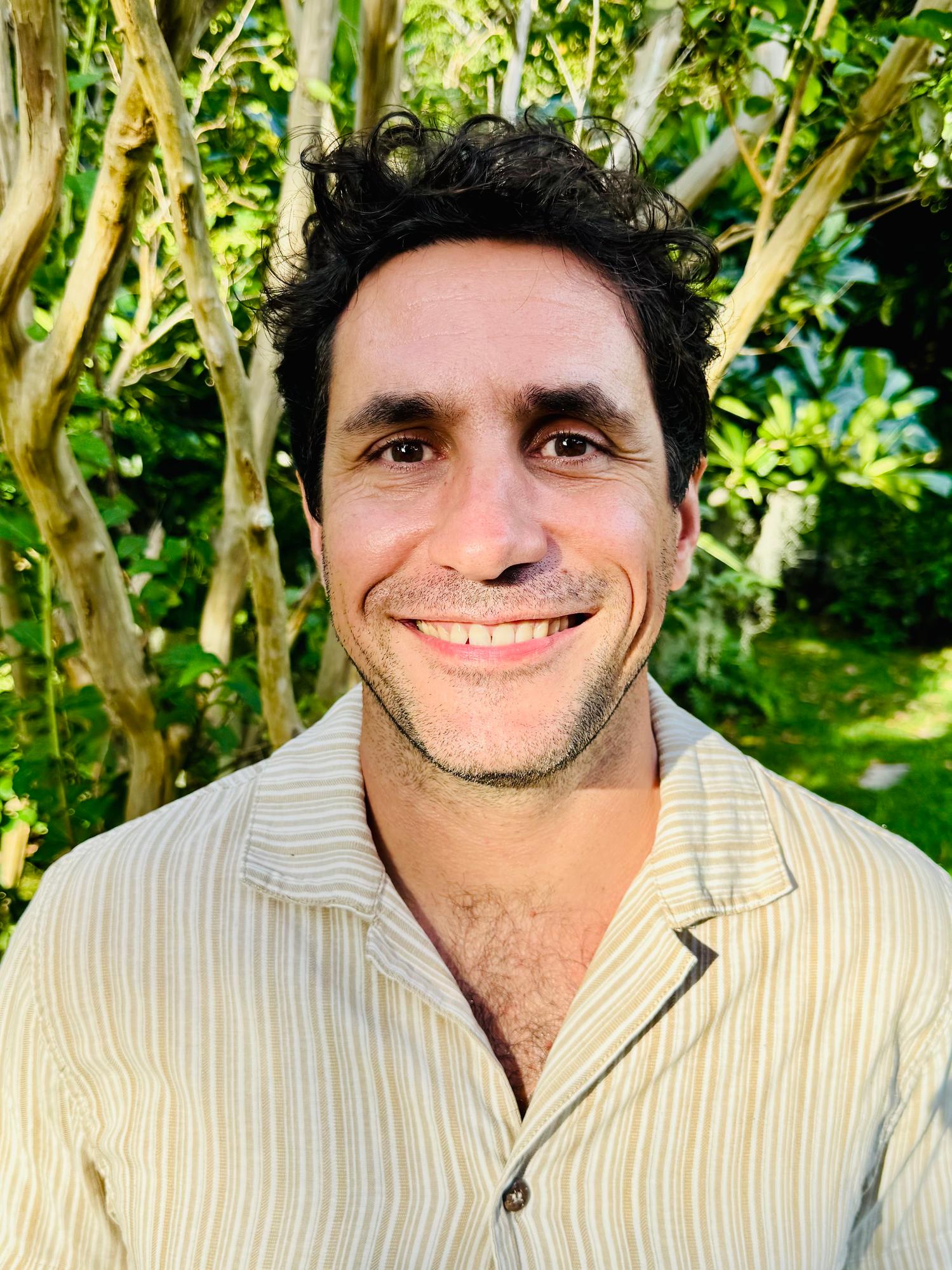 Headshot of Thomas Auger
